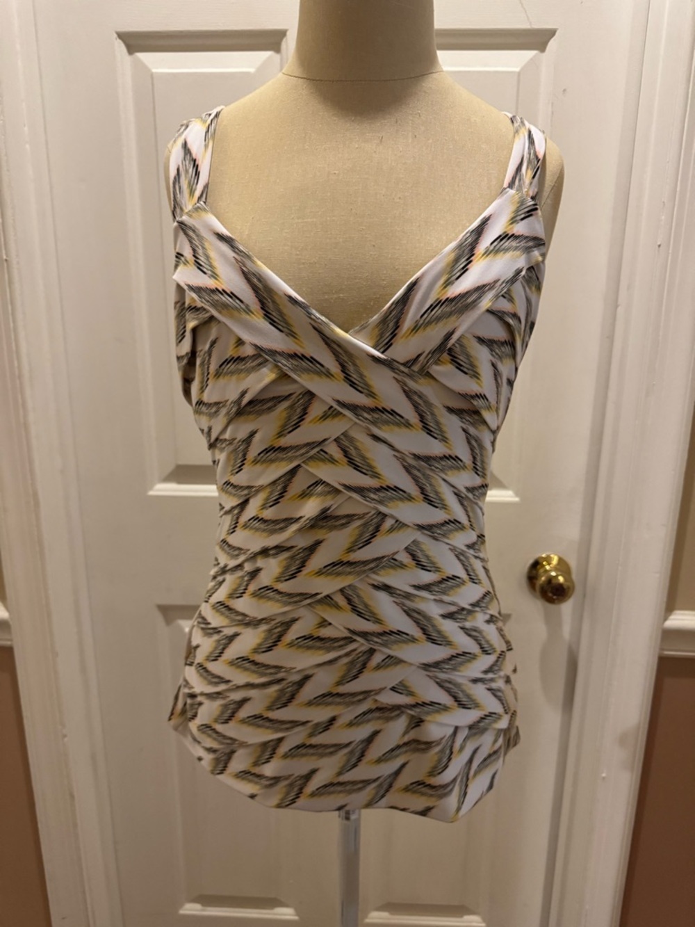 WHBM Sleeveless Printed V-Neck Tank Top - White with Yellow & Black Pattern